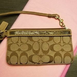 🎁🎗COACH Beaded Leather and Suede Wristlet